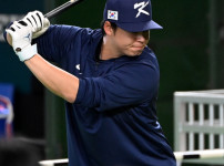 '[뉴스]'0타석' 307억 최고액 거포 봉인 미스테리…'1할 타‥ 뉴스기사 썸네일