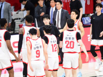 '[뉴스]어수선했던 정규리그 마무리, 결국 4위까지 내려앉은 SK... PO서 분위기 반전 ‥ 뉴스기사 썸네일