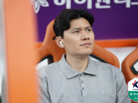 '[뉴스]전술 변화도 문제 없는 준비된 지도자, 정경호 감독 “모험이었지만...터닝 포인트 ‥ 뉴스기사 썸네일