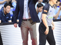 '[뉴스][KBL 챔프전] 반격의 서막 알린 소노, 손창환 감독 “노력과 열정이 재능을 이긴‥ 뉴스기사 썸네일