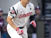 '[뉴스][롯데 관전평] 6타수 무안타 전준우, 못 '쌔렸다..' 몸쪽 공‥ 뉴스기사 썸네일