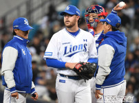 '[뉴스]기대가 너무 컸나...삼성 오러클린 매직은 없었다, 3.2이닝 4실점 강판 [대구 ‥ 뉴스기사 썸네일