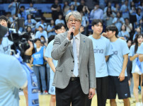 '[뉴스]"시즌 때 이랬구나" 위너스 데이 2분 매진→하늘색 물결의 응원가‥ 뉴스기사 썸네일