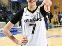 '[뉴스]박지수, KB스타즈 잔류… WKBL FA 2차 협상 결과 발표 뉴스기사 썸네일