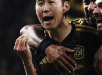 '[뉴스]미쳤다! '기량 하락 논란' 손흥민, 대표팀 은퇴 거론하며 분노한‥ 뉴스기사 썸네일