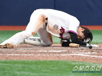 '[뉴스]“큰 부상 아니길…“ 충격! 미야지 '난사'에 머리강타→병원 후송‥ 뉴스기사 썸네일