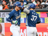 '[뉴스]류현진 상대로 홈런에 3안타 경기를?…존경심이 뿌듯함으로 “조금은 성장한 거 같네요‥ 뉴스기사 썸네일