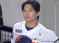 '[뉴스]사슴같은 눈에서 눈물 터져나오기 직전...도대체 뭐가 왕옌청을 그렇게 아쉽게 했나 뉴스기사 썸네일