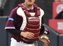 '[뉴스]'역전패 위기' 살 떨리는 순간에, 마운드에서 웃음이 나와? 강민‥ 뉴스기사 썸네일