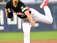 '[뉴스]'오늘은 이의리 긁힌 날!' 156km 쾅쾅 → KKKKKKKK ‥ 뉴스기사 썸네일