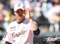 '[뉴스]KBO리그 최초 스토리! 일단 1군 생존에는 성공했다…“선발 기회는 정우주부터“ 뉴스기사 썸네일