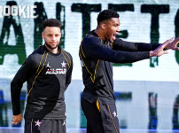 '[뉴스]포기 없다! GSW, 아직 NBA 최고 슈터-그리스 괴인 역대급 듀오 노린다→저명 ‥ 뉴스기사 썸네일