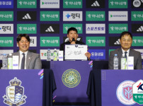 '[뉴스][K리그2 미디어데이]'왕 등극' 고정운 김포 감독 입담 폭발 “‥ 뉴스기사 썸네일