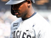 '[뉴스]페라자 이래서 돌아왔다…동점포 폭발 '시범경기 첫 홈런' 뉴스기사 썸네일