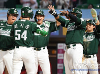 '[뉴스]'최지훈이 살렸는데 결국 또 볼넷' 8회 극적인 동점 만루포 터졌‥ 뉴스기사 썸네일
