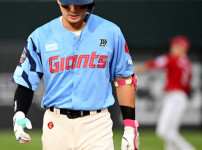 '[뉴스]“1군에서 쓸수가 없어“ 김태형 감독 인내심 폭발…'윤동희 → 정철원 ‥ 뉴스기사 썸네일