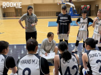 '[뉴스][26 이상백배] 여자대표팀 백지은 감독 "투지와 에너지로 강하게 부딪칠 ‥ 뉴스기사 썸네일