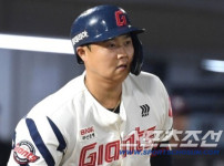 '[뉴스]'이럴수가.' 182km 스리런포→130m 대형 솔로→다시 1군으‥ 뉴스기사 썸네일