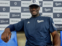 '[뉴스]그거 아세요? 두산 새 외인 타자 아버지가 누군지 “제가 왜 야구와 사랑에 빠졌냐면‥ 뉴스기사 썸네일