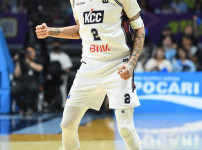 '[뉴스][KBL 챔프전] 이게 슈퍼 팀의 힘인가! KCC, 원정에서 2연승 쓸어담았다...‥ 뉴스기사 썸네일