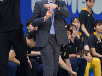 '[뉴스]선두 싸움 위한 정규리그 최고의 빅매치... 하나은행 상대하는 KB 김완수 감독의 ‥ 뉴스기사 썸네일