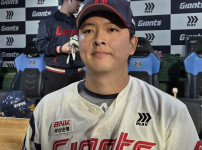 '[뉴스]김원중은 변명하지 않았다 → “최선을 다해 준비한다는 것만 알아주셨으면 좋겠습니다“‥ 뉴스기사 썸네일