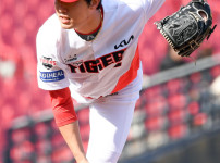 '[뉴스]고작 1년 계약 모험? KIA 3위 대우해줬다…'ERA 0.00'‥ 뉴스기사 썸네일