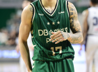 '[뉴스]스스로 타이틀도 포기했던 이선 알바노, 그가 외친 팀 퍼스트…“나에겐 DB가 우선순‥ 뉴스기사 썸네일