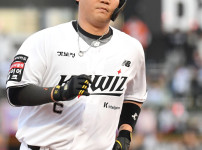 '[뉴스]'왜 4번 타자인지 알겠지?' KT 안방마님 시즌 6호 홈런, 홈‥ 뉴스기사 썸네일