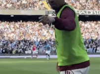 '[뉴스]“넌 배신자야!“→“나 여기서 트로피 11개 들었어“...억지 비난이 속상했던 EP‥ 뉴스기사 썸네일