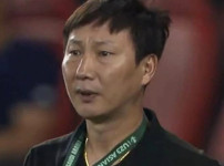 '[뉴스]“한국 선수 정강이에 살인태클“ 베트남 신성, 결국 2경기 출장정지 '철퇴‥ 뉴스기사 썸네일