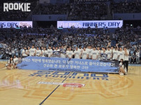 '[뉴스]2분 매진 3,000명 위너스와 함께 한 소노의 시즌 마무리... 팬과 선수단이 합‥ 뉴스기사 썸네일