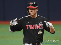 '[뉴스]'충격' 뼈아픈 병살타친 '출루왕' 결국 라인업‥ 뉴스기사 썸네일