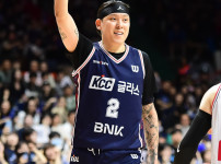 '[뉴스][KBL PO] "너 때문에 KCC 왔는데 이게 뭐야!" 우승 청‥ 뉴스기사 썸네일
