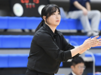 '[뉴스][26 이상백배] 현지 도착한 女대표팀 백지은 감독 “어렵지만 극복해야죠”... “‥ 뉴스기사 썸네일