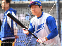 '[뉴스]“오늘은 잘던질 차례.“ 임찬규 그대론데 강민호로 바꾼 이유는? 박승규는 오늘도[대‥ 뉴스기사 썸네일