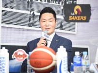 '[뉴스][PO 미디어데이] 정규리그 최종일 논란에 대해 사과한 전희철 감독 “재정위에서 소‥ 뉴스기사 썸네일