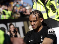 '[뉴스]손흥민 7번 물려받고, 축구 인생 '와르르'...토트넘 흔적 전부‥ 뉴스기사 썸네일