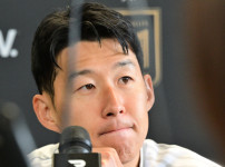 '[뉴스][라인업] '날 왜 빼?' 교체 불만 손흥민, 챔피언스컵도 선발 ‥ 뉴스기사 썸네일