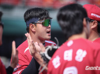 '[뉴스]2군 강력 추천, 롯데 좌타 거포 유망주...왜 1경기 만에 2군 내려갔나 “갈만하‥ 뉴스기사 썸네일