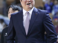 '[뉴스]"LG, 우승 조금 늦게 하면 어떤가" 문경은 감독의 농담과 승부‥ 뉴스기사 썸네일