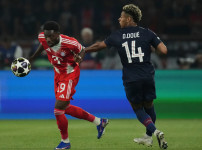 '[뉴스]“그거 페널티킥 아닙니다“  시어러+루니, 알폰스 데이비스 핸드볼 반칙 PK 오심 ‥ 뉴스기사 썸네일