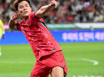 '[뉴스]'이럴 수가' 韓 축구 4대장 바뀌었다! 손흥민-김민재-이강인에 ‥ 뉴스기사 썸네일