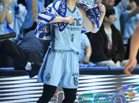 '[뉴스][KBL PO] ‘대조됐던 MVP’ 웃음보인 이정현과 인상 찌푸린 마레이의 엇갈린 ‥ 뉴스기사 썸네일