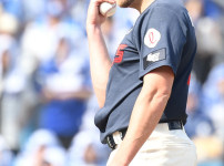 '[뉴스]156㎞ 직구 뿌렸는데…5K 불꽃투 → '괜찮다' 도리도리 → 어‥ 뉴스기사 썸네일