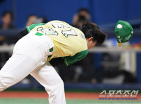 '[뉴스]'한화가 푼' 배동현 3승 다승 선두! + 안우진 160㎞ → 키‥ 뉴스기사 썸네일