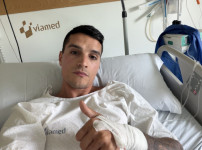 '[뉴스]“고관절 치환술,고통없는 삶 시작“ 33세 눈물의 조기은퇴 'SON 동갑 ‥ 뉴스기사 썸네일