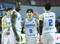 '[뉴스]벨란겔-라건아 56점 합작! 한국가스공사, 삼성 추격 뿌리치며 시즌 9위로 정규리그‥ 뉴스기사 썸네일