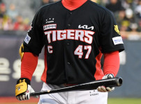 '[뉴스]“성범이 형 안 뛰더라“ KIA 통한의 동점 실패, “하루살이“ 포수는 기본을 지켰‥ 뉴스기사 썸네일