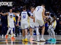 '[뉴스]53-46→74-86 커리 없이 선전하다가... 악몽의 3쿼터에 운 GSW, 덴버에‥ 뉴스기사 썸네일